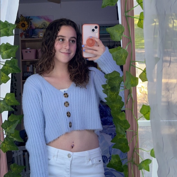 Meet your Posher, Haley - Picture 1 of 1